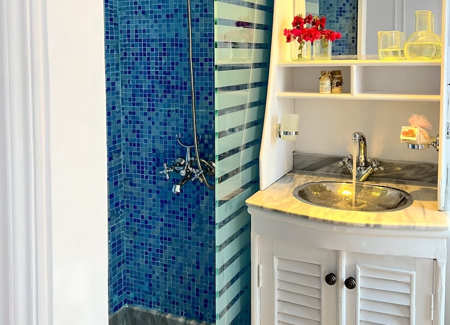 Karnak Lazuli Dahabiya - Private Charter Nile Cruise in Egypt (Bathroom)