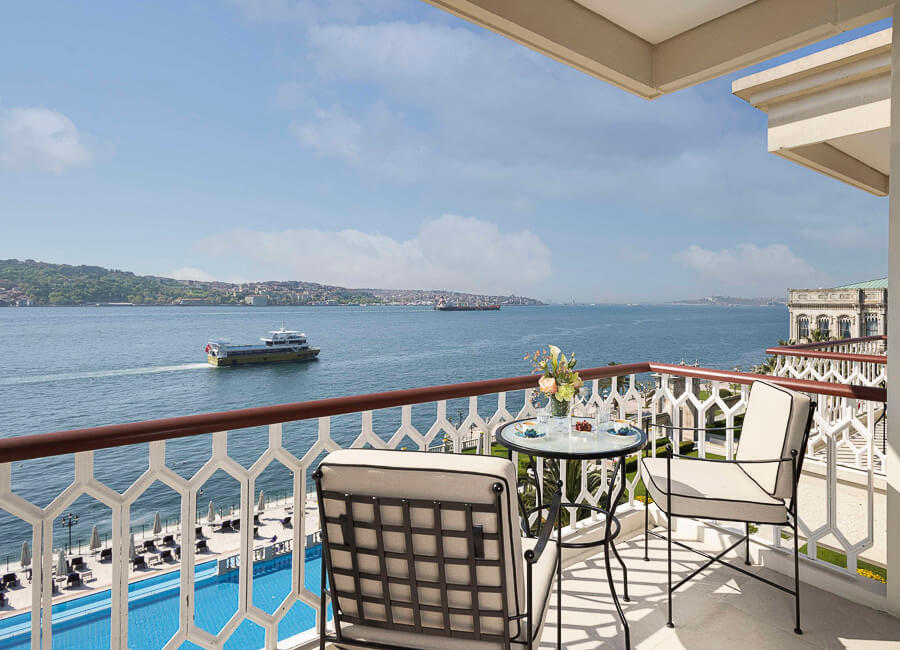 Ciragan Palace Kempinski Istanbul Turkiye (Grand Deluxe Ciragan Bosphorus View Room)