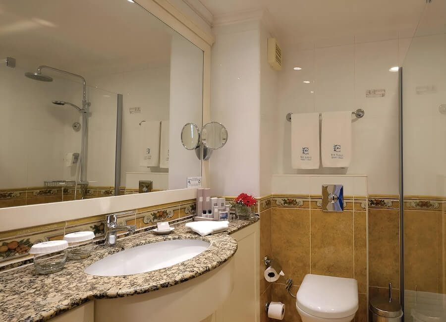 Ece Saray Marina & Resort Fethiye Turkiye (Suite Room bathroom)