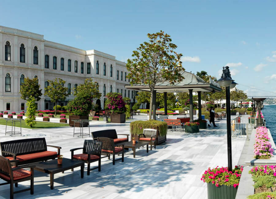 Four Seasons Hotel at the Bosphorus Istanbul Turkiye (Terrace)
