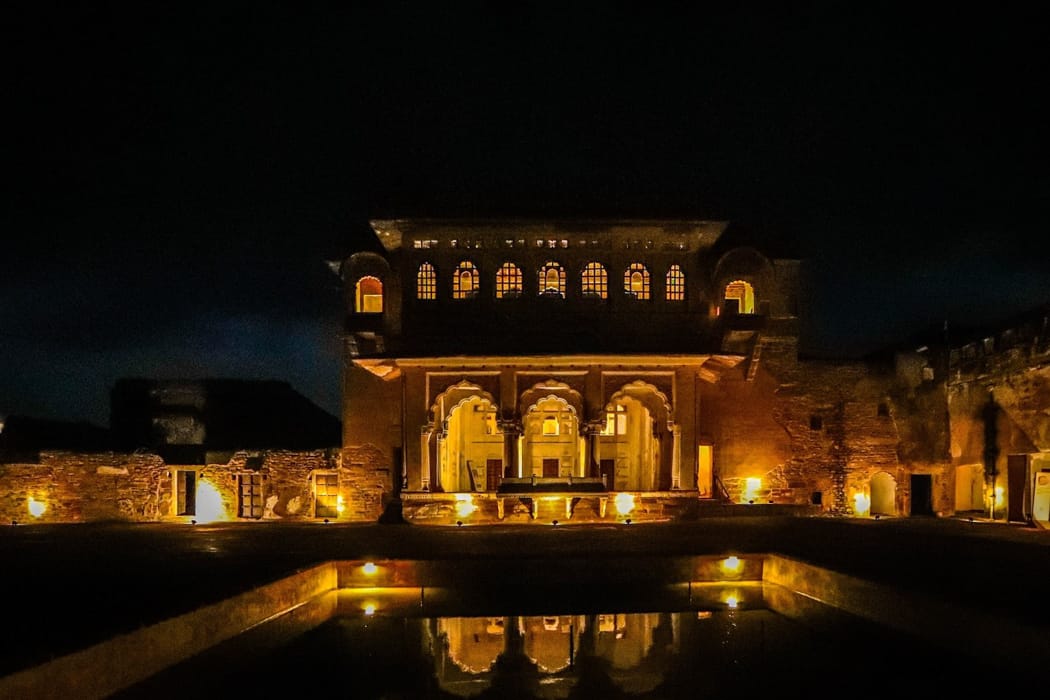 Privatise an Indian fort or palace (Ranvas)