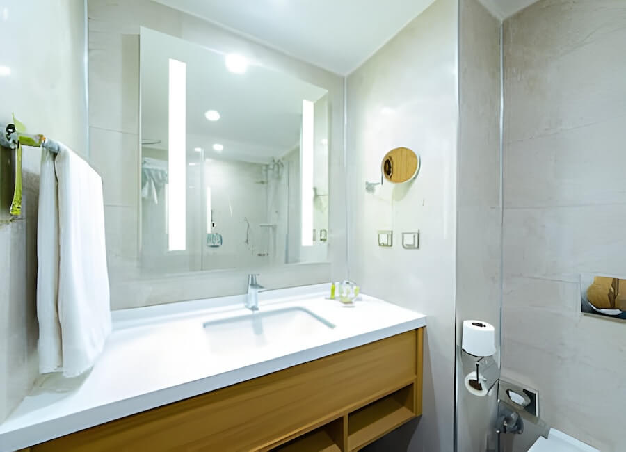 Hilton Garden Inn Safranbolu Turkiye (Family Room bathroom)