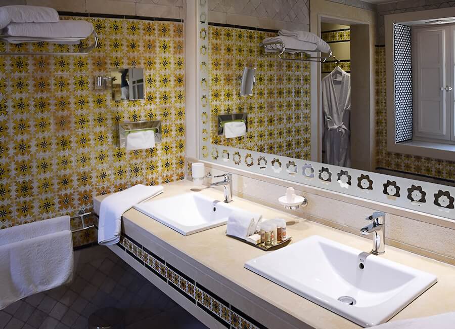 La Dar Alouini Kairouan Tunisia (Ambre Suite bathroom)