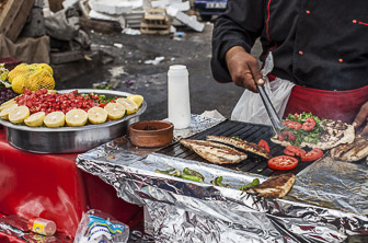 Istanbul (food. Bosphorus. fish sandwich) Turkey DT 37776960
