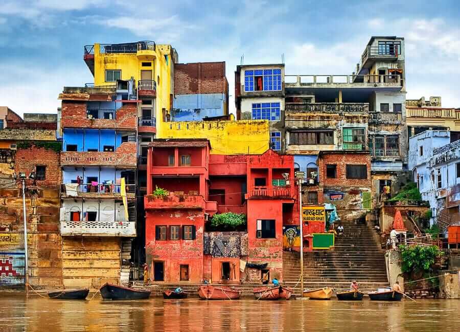 Varanasi (River Ganges. Colourful houses) India DT 68399924