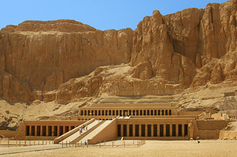 Luxor (Valley of the Kings. Temple of Queen Hatshepsut) Egypt DT 17805857