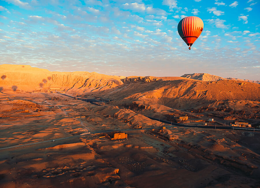 Luxor (West Bank. balloons) Egypt DT 240196315