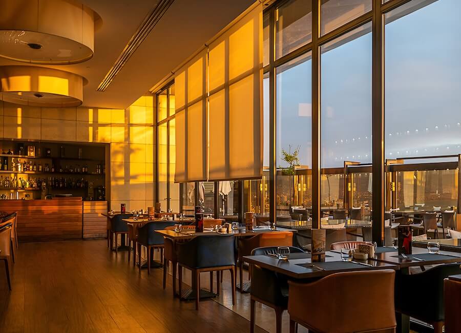 Lancaster Plaza Hotel Beirut Lebanon (Fume Bar) 2