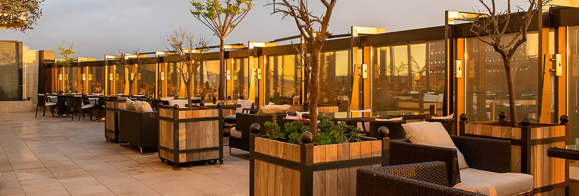 Lancaster Plaza Hotel Beirut Lebanon (Fume Bar) 3