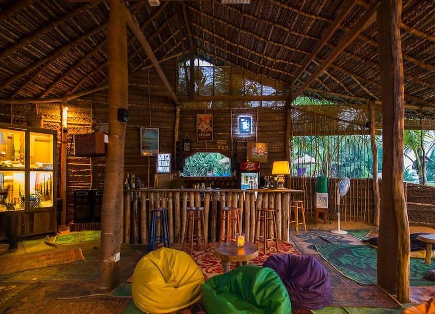 Palagama Beach Kapitiya Sri Lanka (Bar)