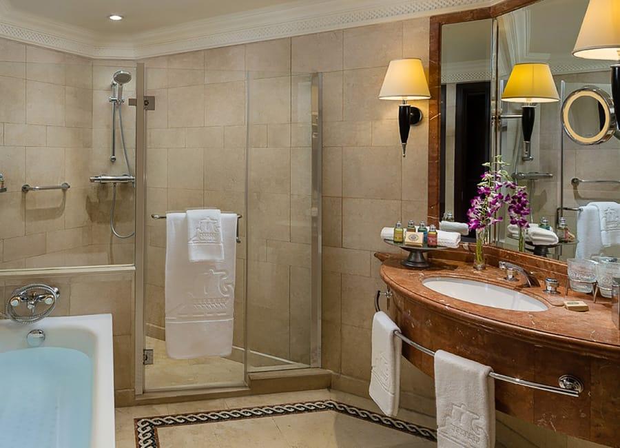 Phoenicia Hotel Beirut Lebanon (Bathroom)