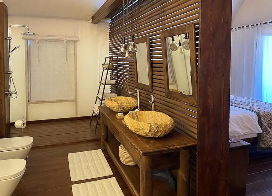 Discovery Bedu Wadi Rum Jordan (Tented Suite bathroom)