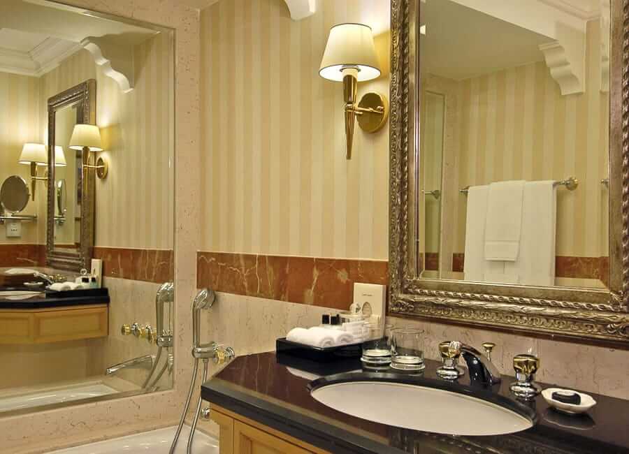 Grand Hyatt Hotel Muscat Oman (King Bed Club Access Room)