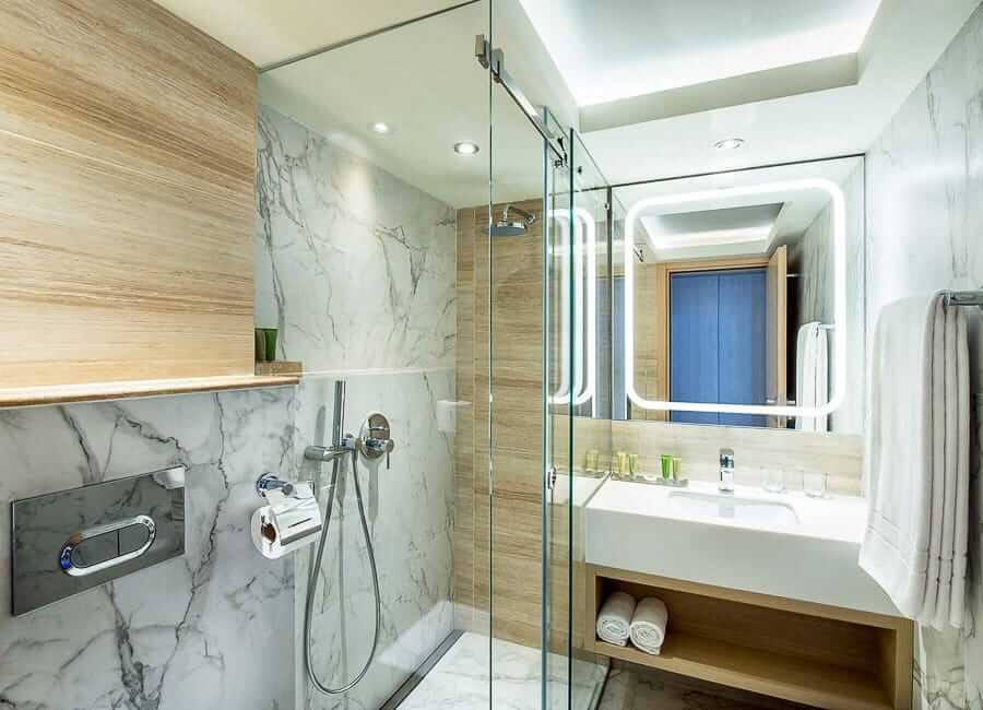 Best Western Hotel Kutaisi Georgia (White Bridge Room bathroom)