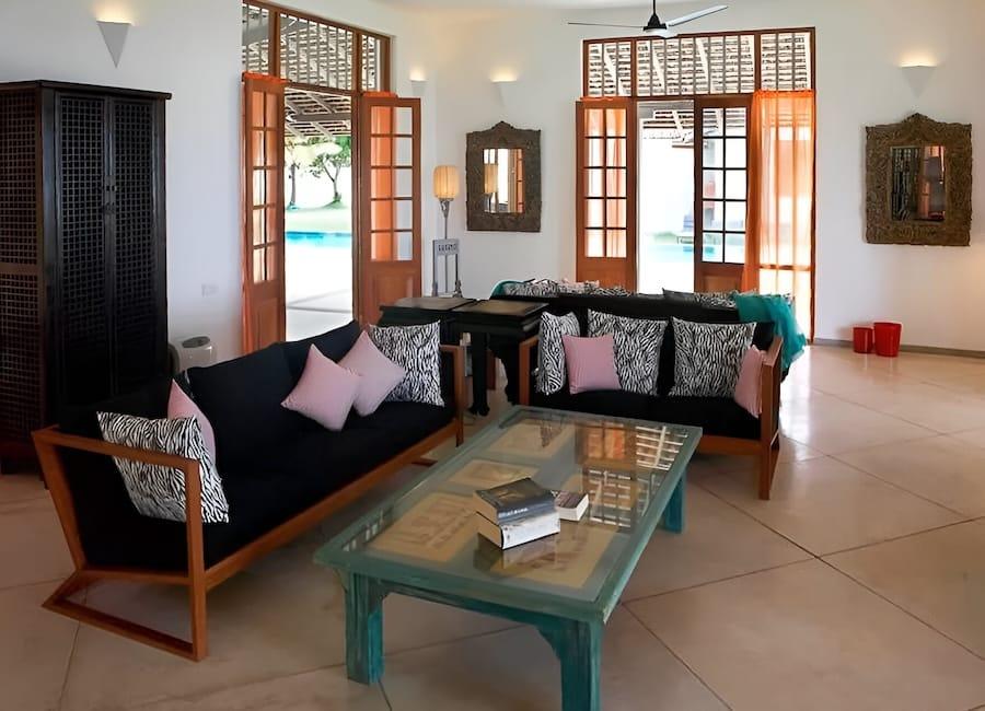 The Frangipani Tree Galle Sri Lanka (bedroom lounge)