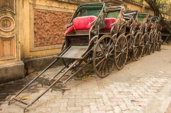 Kolkata (Hand pulled rickshaws) India DT 47168867