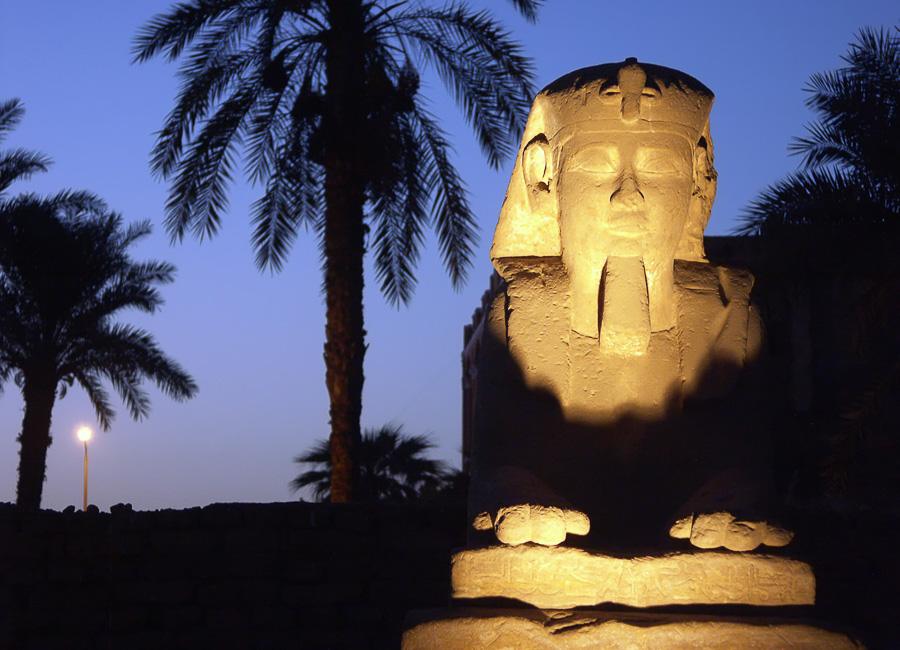 Luxor (Luxor Temple. Sphinx corridor) Egypt DT 1390737