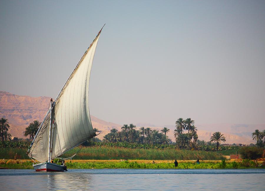 Luxor (River Nile) Egypt DT 64791197