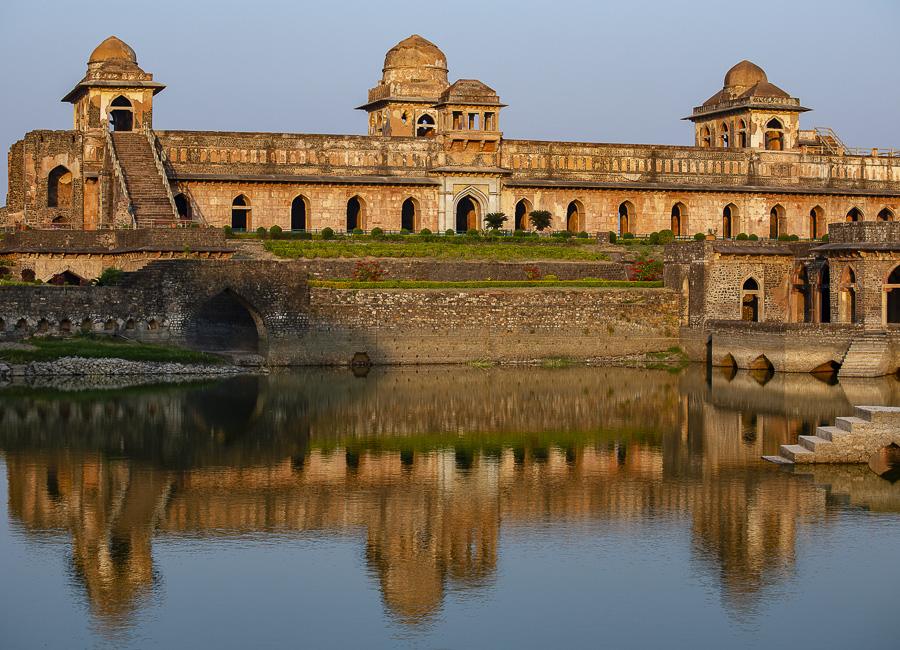 Mandu (Jahaz Mahal) India DT 309095234