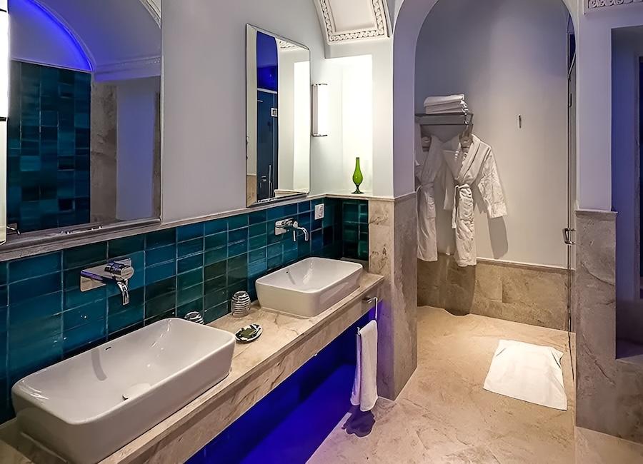Dar Ben Turkia Tunis Tunisia (Traditional Suite bathroom)
