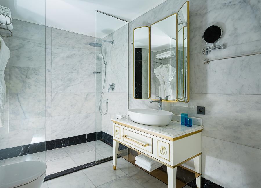 The Art Gallery Hotel Baku Azerbaijan (Gallery King Sea View Room)