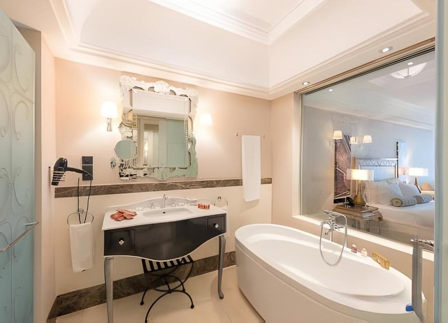 Quba Palace Hotel Quba Azerbaijan (Junior Suite)-2