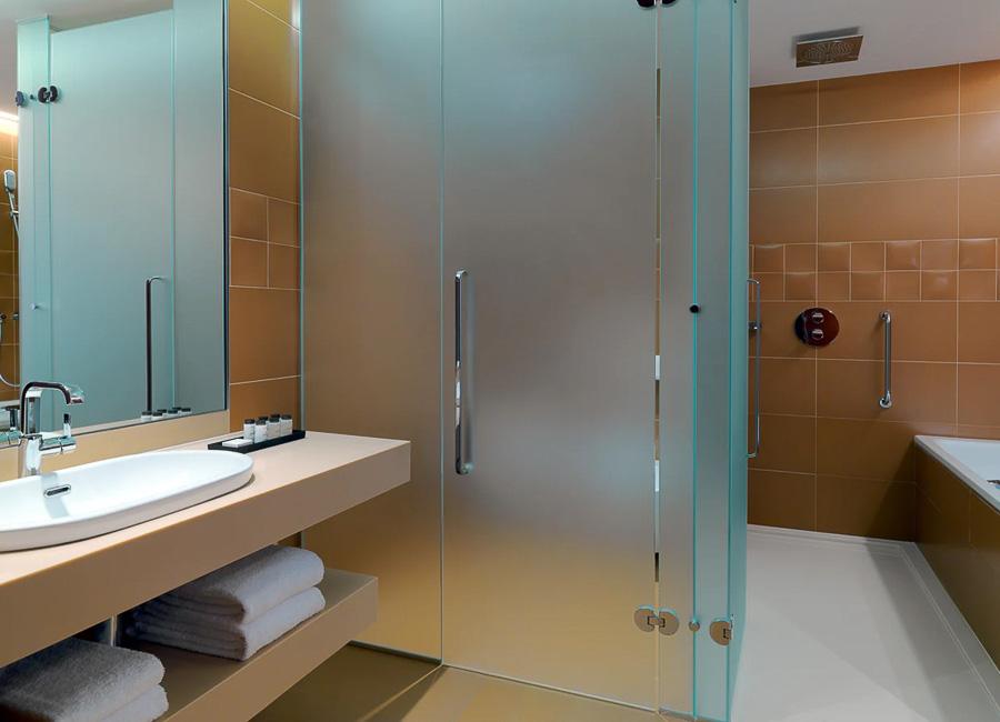 Sheraton Hotel Annaba Algeria (Classic Guest Room bathroom)