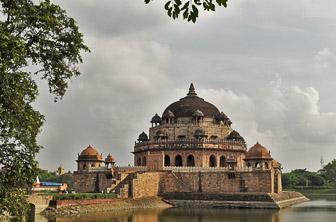 Sasaram Bihar (Tomb of Sher Shah Suri) India DT 281753203